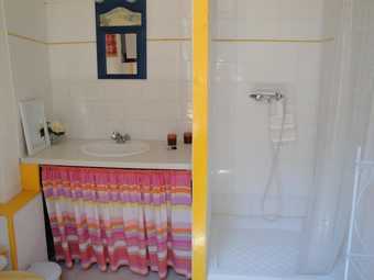 Bed & Breakfast La Maison Bleue. Chambres D H�tes