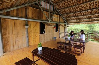 Hostal Bac Ha Eco Homestay - Hostel