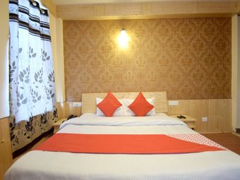 Hotel Oyo 12275 Crown Hospitality