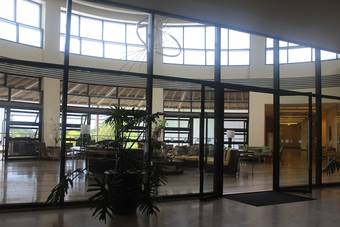 Dr. Calayan's Luxury 2br Condo @pico De Loro