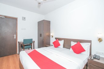 Oyo 12525 Hotel Pmr