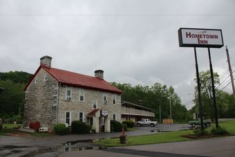 Motel Hometown  Inn