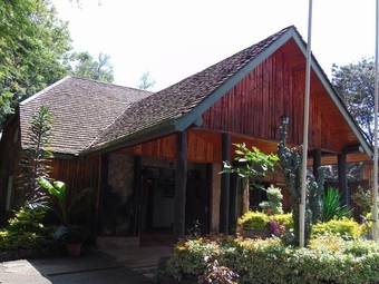 Hotel Naro Moru River Lodge