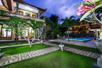 Hotel Arya Inn Enny Salon And Spa