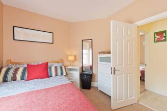 2 Bedroom Apartment By The River