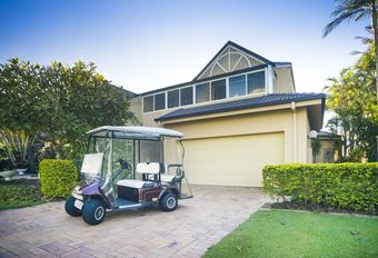 Castaway At The Greens