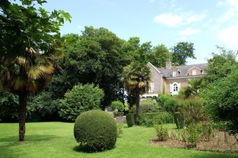 Bed & Breakfast Chambres D'h�tes Du Manoir De Blanche Roche