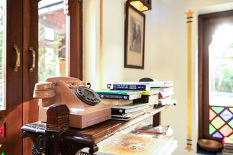 Hotel The Chateau Garli