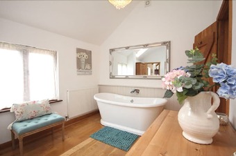 Self Catering Cottages At Handley Farm