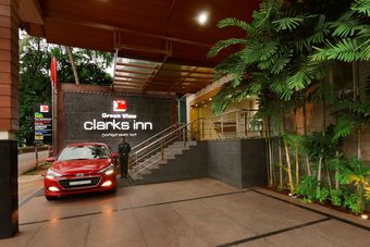 Hotel Green View Clarks Inn