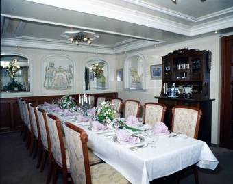 Hostal Hotel L�wen-weinstube