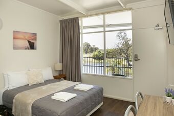 Aparthotel Rivers Apartments & Motel Sale Gippsland