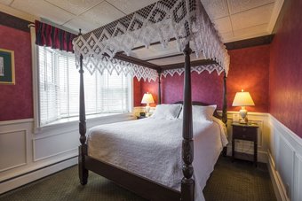 Hotel Stafford's Bay View Inn