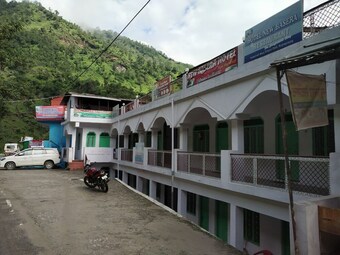 New Basera Hotel