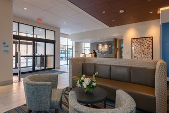 Hotel Holiday Inn Express & Suites Tulsa Downtown