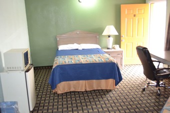 Lake Country Motel