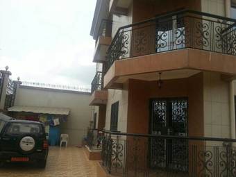 Apartamentos Queen's Residence