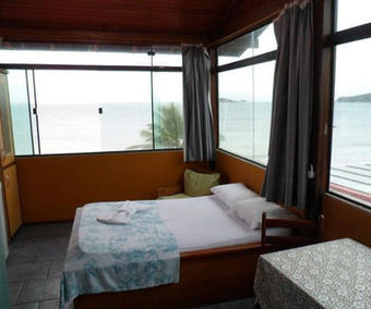 Hostal Parada Beach Pousada & Restaurante