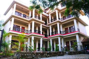 Hotel Chitwan Park Village