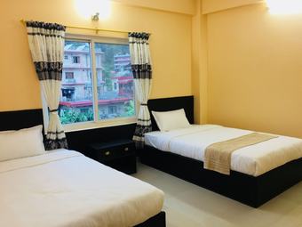 Hotel Golden Lake