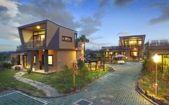Pension Meriel Village