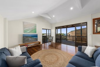 Emerald Seas Beach House - Ocean Views
