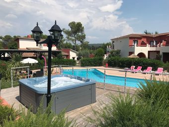 Hotel Les Pins Blancs De Provence