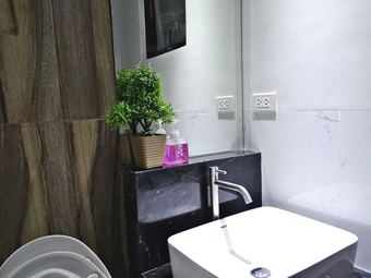 Hotel Red Mango Suites