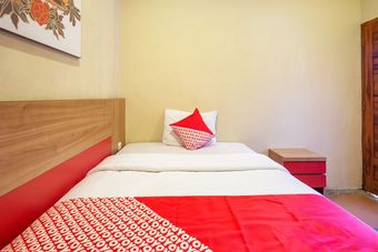 Hostal Oyo 290 Omahkoe Jaban Residence