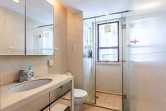 Locals Boutique Apartment  Huafa  No.10