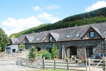 Pine Cottage - Exceptional Location In Snowdonia National Park Near Beaches