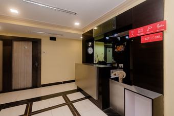 Oyo 26206 Hotel Paras