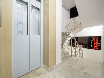 Oyo 26974 Hotel S G International