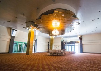 Golden House Hotel & Restaurant