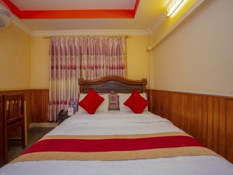 Oyo 305 Hotel Gauri