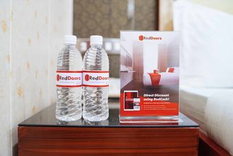 Hotel Reddoorz Plus @ Benitez Cubao