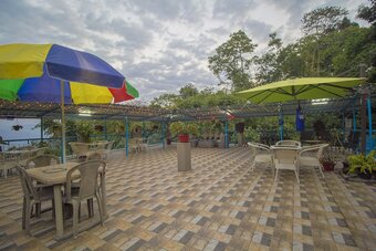 Hotel Oyo 24807 The Shire