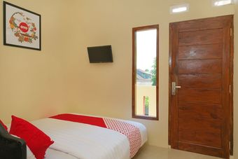 Hotel Oyo 895 Mahameru Residence