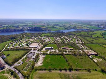 Bungalow With 2 Bedrooms In La Chapelle-hermier, With Pool Access And Furnished Terrace - 12 Km From The Beach