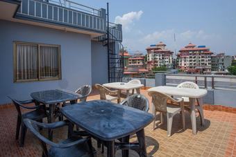 Hotel Oyo 439 3 Boys Apartment And Guest House