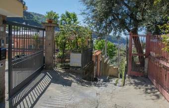 Hotel 'on Michele Guest House