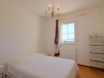 Holiday Home Maison La Fabrique Villelaure