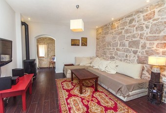 House Stone House Island Prvi?