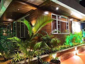 Hotel Shivers Oasis Luxury Rooms