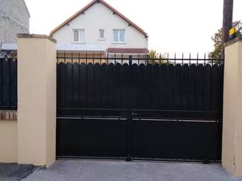 Apartment With 4 Bedrooms In Dugny, With Wonderful City View, Furnished Terrace And Wifi