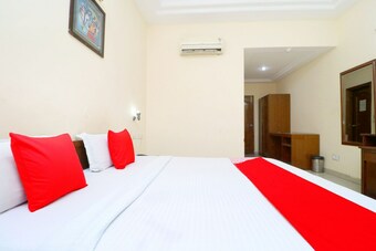 Oyo 43237 Hotel Park Inn