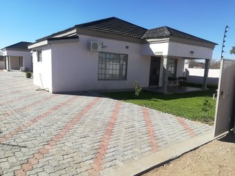 Hotel Lee Land Guest House