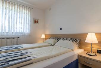 Apartments And Room Robert