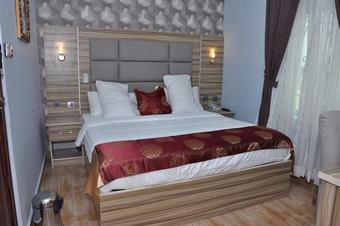 Hotel Mozida Suites