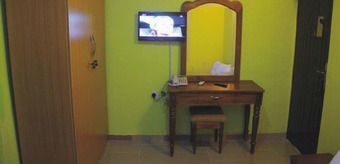 Brilliant Hotel And Suites